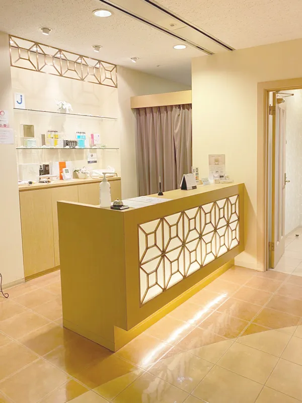 梅田本店 スライド画像 03