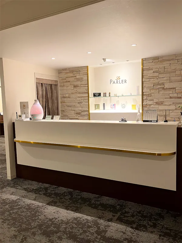 池袋本店 スライド画像 02