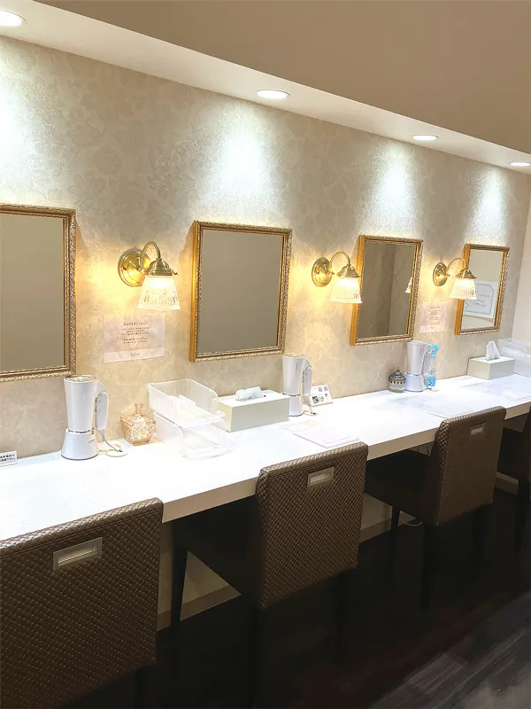 池袋本店 スライド画像 06