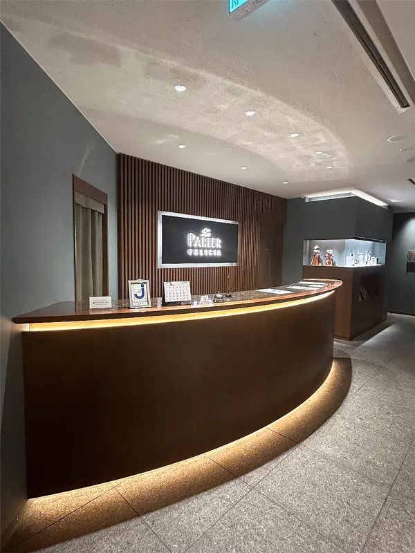 新宿本店 スライド画像 03