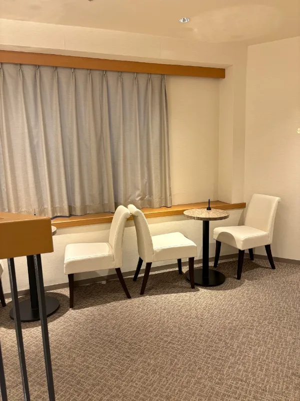 新宿新南口店 スライド画像 02